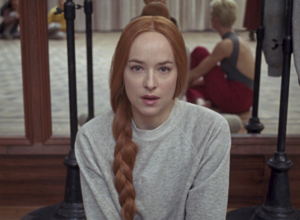 Дакота Джонсон — о съемках в главном хорроре года «Суспирия»