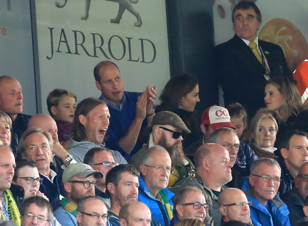 Принц Джордж сходил на футбол (и очень радовался каждому голу)