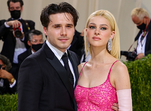 Несколько фактов о Николе Пельтц: что мы знаем о невесте Бруклина Бекхэма