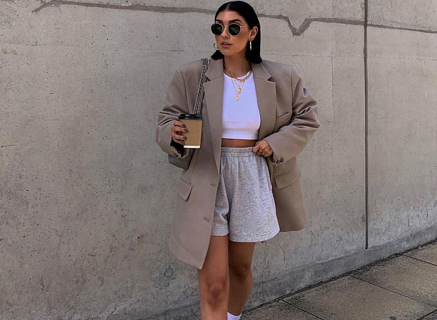 Весной меняем треники на удобные хлопковые шорты. Мы собрали 3 действительно модных образа