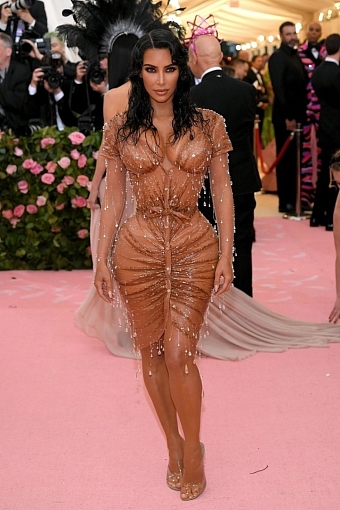 Ким Кардашьян в Mugler на Met Gala 2019 фото № 10