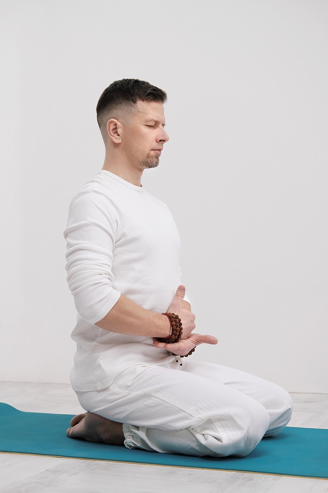 Мастер-тренер по йоге Владимир Дуванов, фото: пресс-служба World Class фото № 1