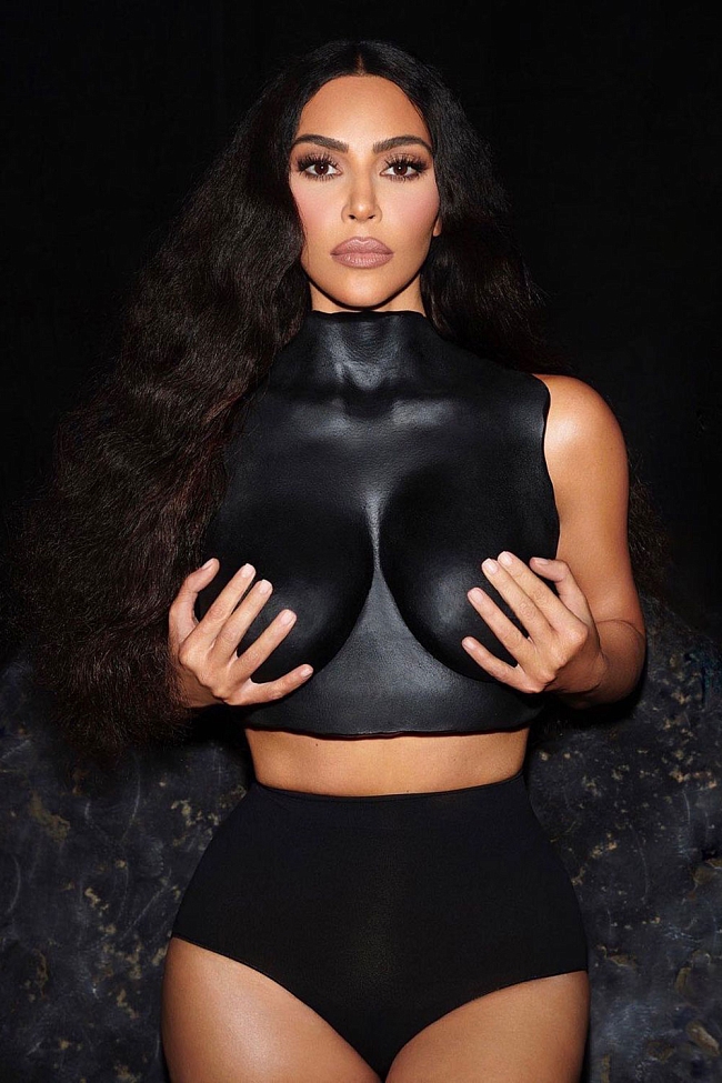 Ким Кардашьян снялась для рекламной кампании KKW Fragrance Opals @kimkardashian фото № 2