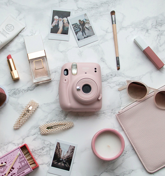 Новая модель Instax mini с режимом селфи