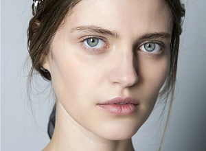 Жидкий, кремовый или пудровый: лучшие хайлайтеры для лица