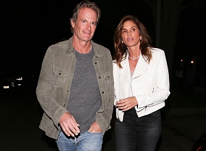 Синди Кроуфорд и Рэнди Гербер дали мастер-класс по идеальному парному выходу