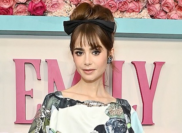 Лили Коллинз в вызывающем мини на закрытом показе второго сезона «Эмили в Париже»