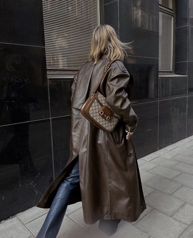 Идеальные тренчи на весну: у каких брендов их искать? (фото: @lisa.olssons) фото № 17