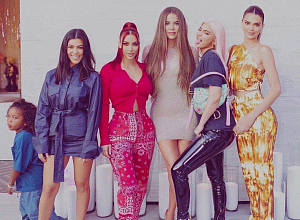 Кардашьян-Дженнер разыграли своих знаменитых друзей по FaceTime — и записали пранк на видео