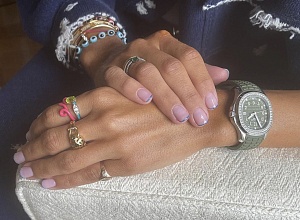 Бьюти-тренд для минималистов: микрофранцузский маникюр