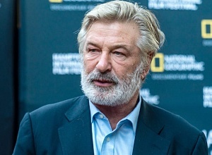 Алек Болдуин утверждает, что не нажимал курок пистолета на трагических съемках вестерна «Ржавчина»