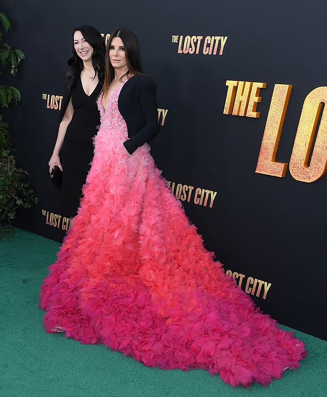 Жезин Буллок-Прадо и Сандра Буллок фото № 3