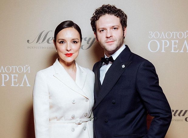 Невероятно элегантные Алина и Константин Крюковы и другие гости церемонии «Золотой орел — 2021»