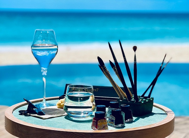 Посмотрите на совместный проект российской художницы и курорта Milaidhoo Island Maldives