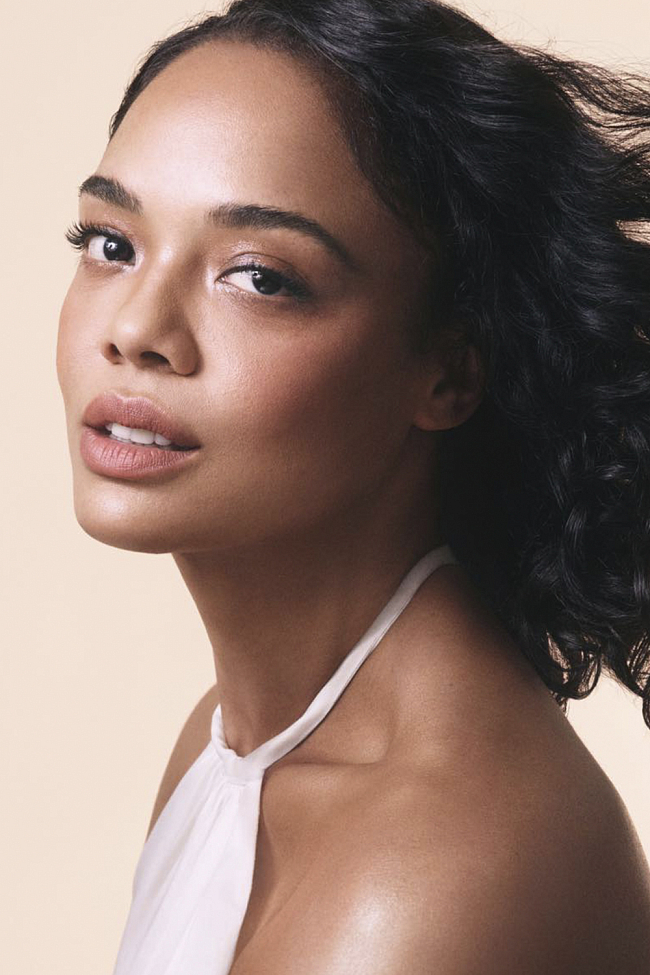 Актриса Тесса Томпсон стала новым лицом Armani beauty фото № 2