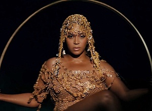 Дизайнер платьев Карди Би и Бейонсе Наталья Феднер — о силе русского языка и том, как бренду понравиться звездным стилистам