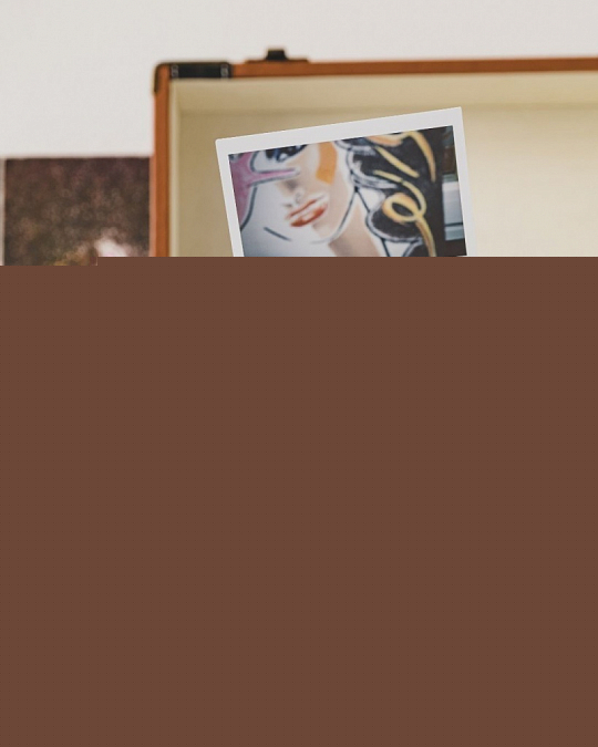 Широкоформатная камера Instax WIDE 300 в новом цвете для пейзажных съемок (и не только)