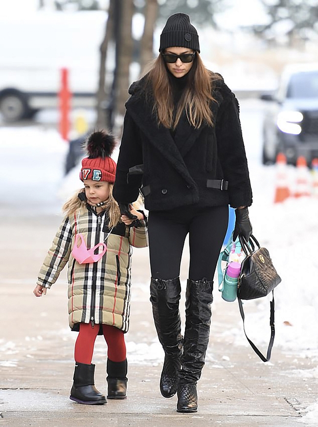 Ирина Шейк с дочерью Леей фото № 2