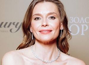 5 самых выдающихся ювелирных образов звезд на церемонии «Золотой Орел — 2021»